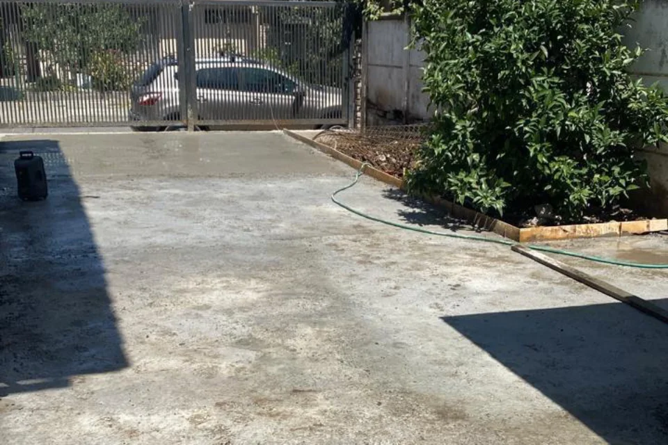 Construccion de radie, instalacion de baldosas, pisos flotantes